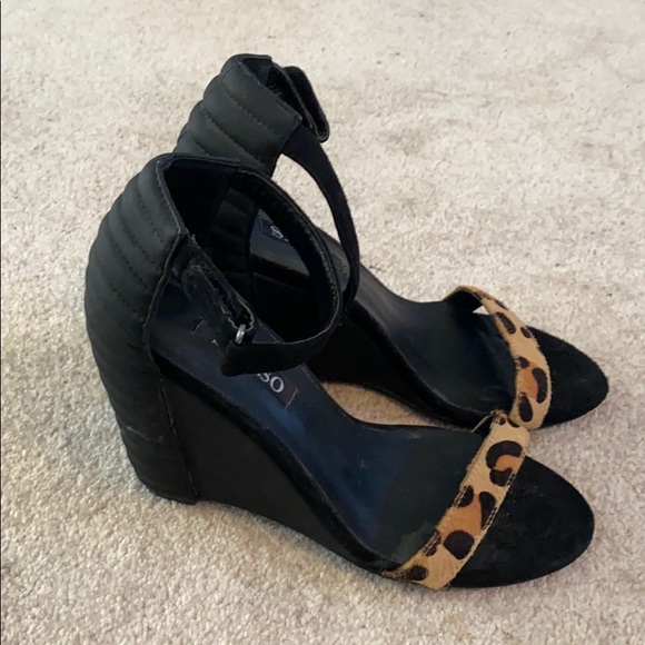 Heels with leopard - Picture 1 of 5